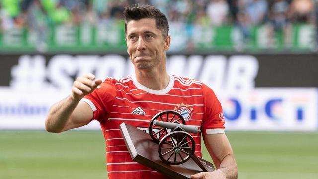 1652610659739081234.jpg robert-lewandowski-2122-10.jpg